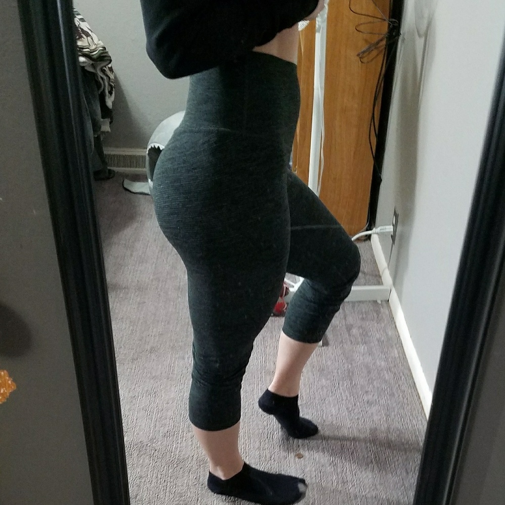 Old navy capri athletic leggings